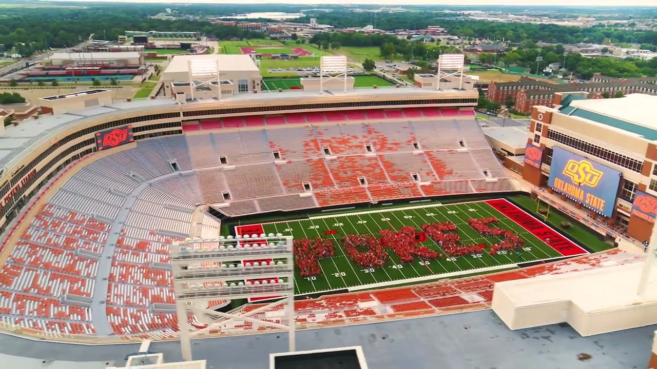 Sân thể thao cực lớn của trường Đại học bang Oklahoma