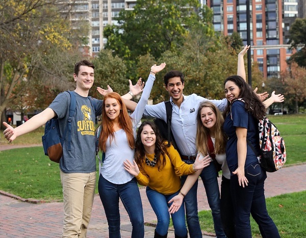 Sinh viên Suffolk University
